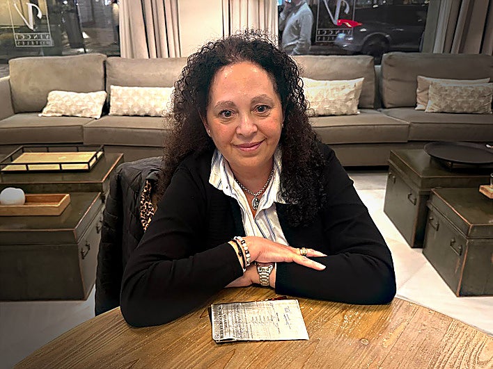 «Las niñas no podéis salir»: la generación que cambió la Semana Santa de Granada